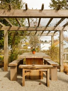 pergola_over_picnic_table